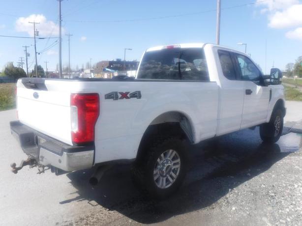 2018 Ford F-350 SD SuperCab XLT Short Box 4WD image 5