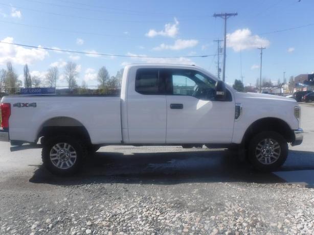 2018 Ford F-350 SD SuperCab XLT Short Box 4WD image 6