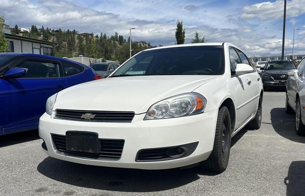 2008 Chevrolet Impala LTZ AUTO, FABRIC SEATS, WHEEL CONTROLS, AUTO WINDOWS, CD P image 1