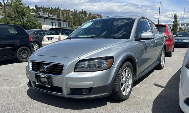 2008 Volvo C30 BASE AUTO,SUNROOF, BLACK INTERIOR, AUTO WINDOWS, KEYLESS ENTRY!!! image 1