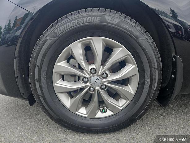 2020 Kia Sedona LX FWD | Bluetooth Connect | One Owner! image 6