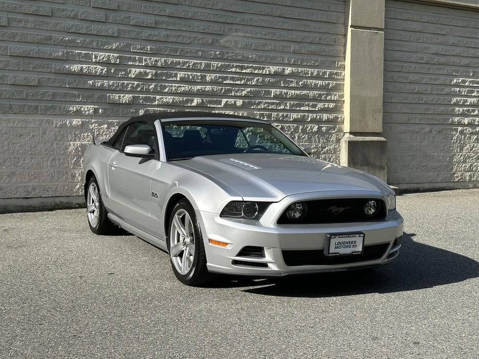 2014 Ford Mustang display photo