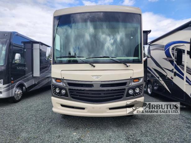 Used 2017 Fleetwood RV Bounder 36Y image 2