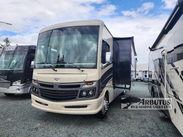 Used 2017 Fleetwood RV Bounder 36Y image 6