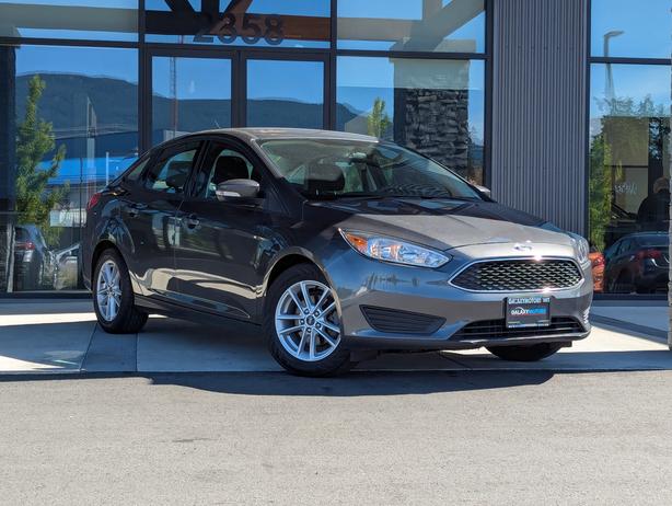 2017 Ford Focus SE - 6-Speed Manual, Dual Zone A/C, SXM Radio image 4
