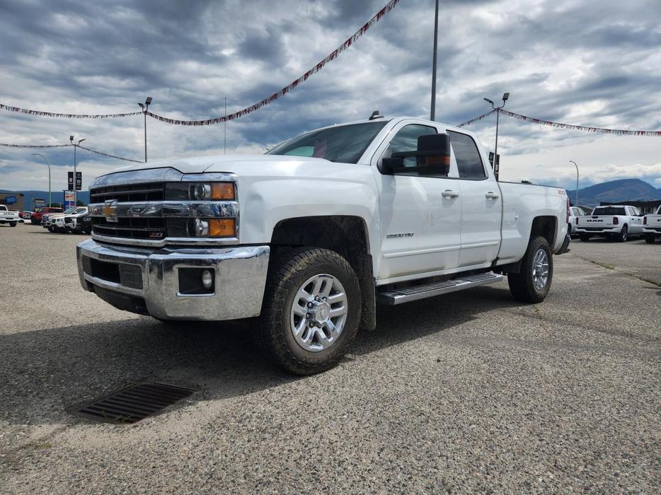 2019 Chevrolet Silverado 2500 LT display photo
