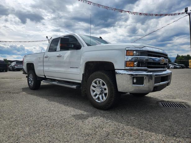2019 Chevrolet Silverado 2500 LT image 2