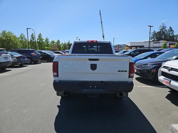 2022 RAM 1500 Classic Warlock 4x4 Crew Cab 5'7 Box | One Owner | No Accidents! image 5