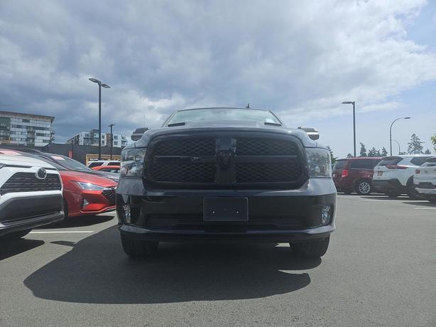 2023 RAM 1500 Classic Express 4x4 Crew Cab 5'7 Box | No Reported Accidents! image 2