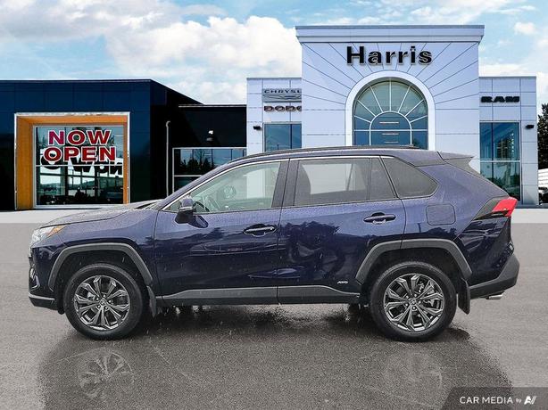 2023 Toyota RAV4 Hybrid XLE AWD | One Owner | No Reported Accidents! image 3
