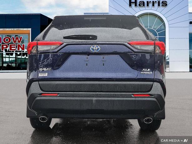 2023 Toyota RAV4 Hybrid XLE AWD | One Owner | No Reported Accidents! image 5