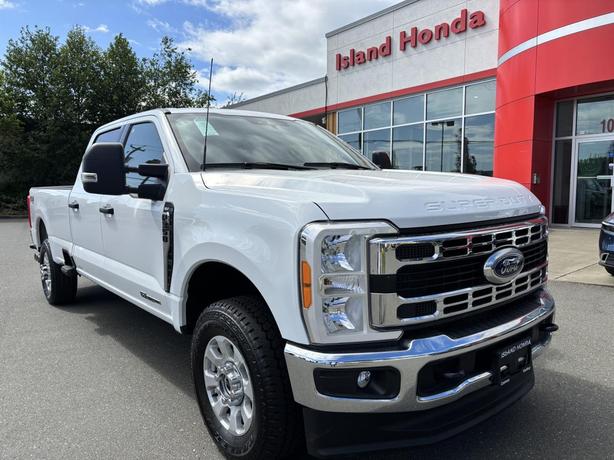 2023 Ford Super Duty F-350 SRW XLT image 1