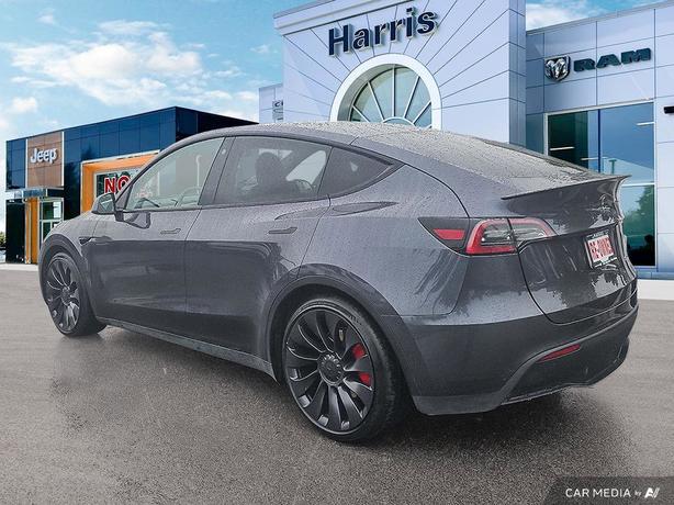 2023 Tesla Model Y Performance AWD | One Owner! image 4