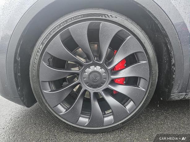 2023 Tesla Model Y Performance AWD | One Owner! image 6