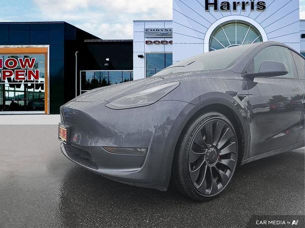 2023 Tesla Model Y Performance AWD | One Owner! image 8