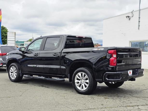 2022 Chevrolet Silverado 1500 Crew Cab Short Box 4-Wheel Drive image 4
