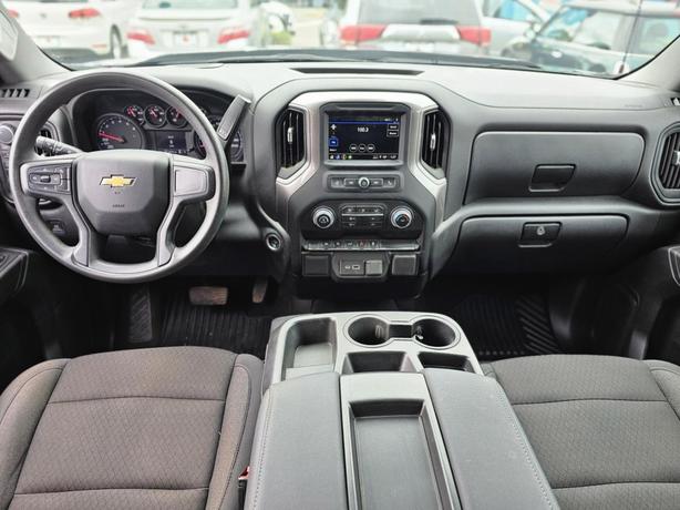 2022 Chevrolet Silverado 1500 Crew Cab Short Box 4-Wheel Drive image 6