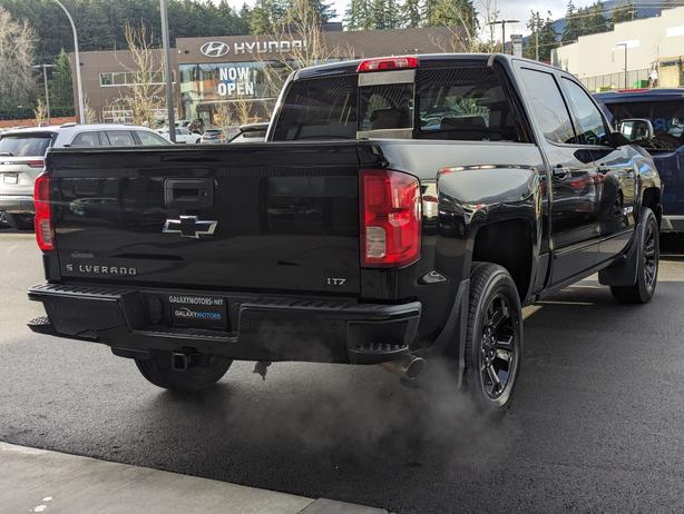 2017 Chevrolet Silverado 1500 LTZ - 5.3L V8, CrewCab, Mid Box, 4x4 image 5