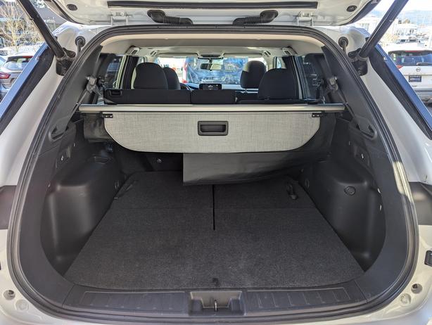 2024 Mitsubishi Outlander SE - No Accidents, 4x4, Heated Seats, Sunroof image 8