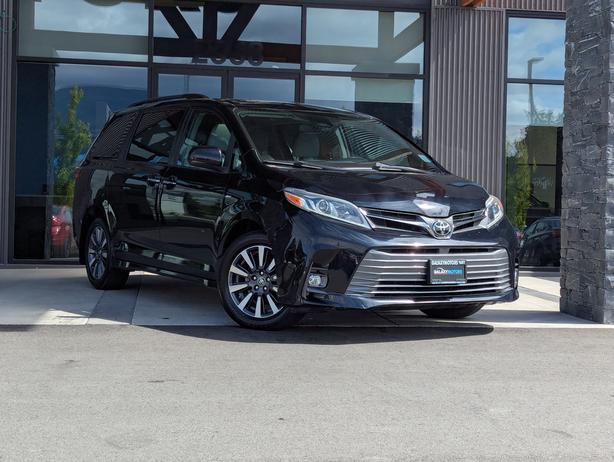 2018 Toyota Sienna 7 Passenger image 4