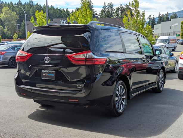 2018 Toyota Sienna 7 Passenger image 6