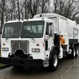 2010 Peterbilt 320 Cummins Garbage Truck Expert 2000 Diesel Air Brakes Diesel thumbnail image 4