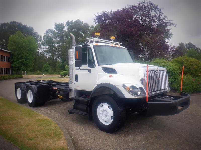 2012 International 7400 Cab and Chassis Air Brakes Dually Diesel display photo