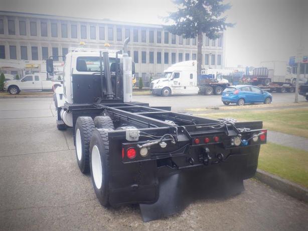 2012 International 7400 Cab and Chassis Air Brakes Dually Diesel image 8