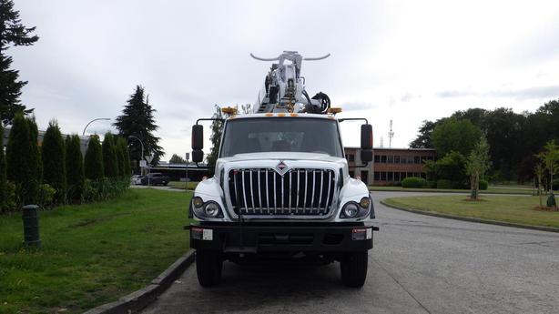 2012 International 7400 Crane/Digger Tandem Axle Air Brake image 3