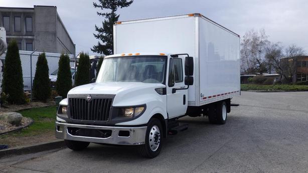 2012 International TerraStar 16 Foot Cube Van 3 Seater Diesel image 4