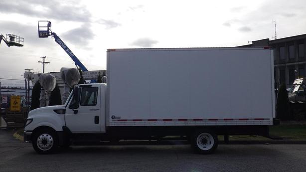2012 International TerraStar 16 Foot Cube Van 3 Seater Diesel image 6