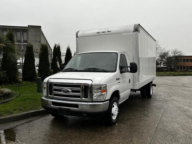 2017 Ford Econoline E-450 Econoline Super Duty 15FT Cube Van image 4