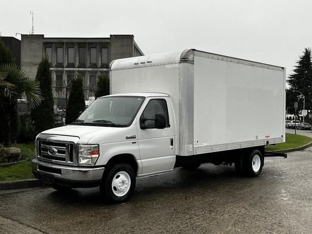 2017 Ford Econoline E-450 Econoline Super Duty 15FT Cube Van image 5