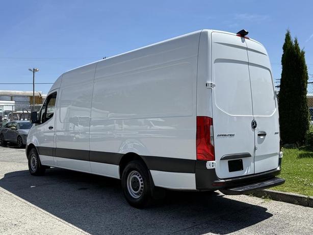 2019 Mercedes-Benz Sprinter 2500 High Roof Cargo Van Diesel 170-inch Wheelbase w image 7