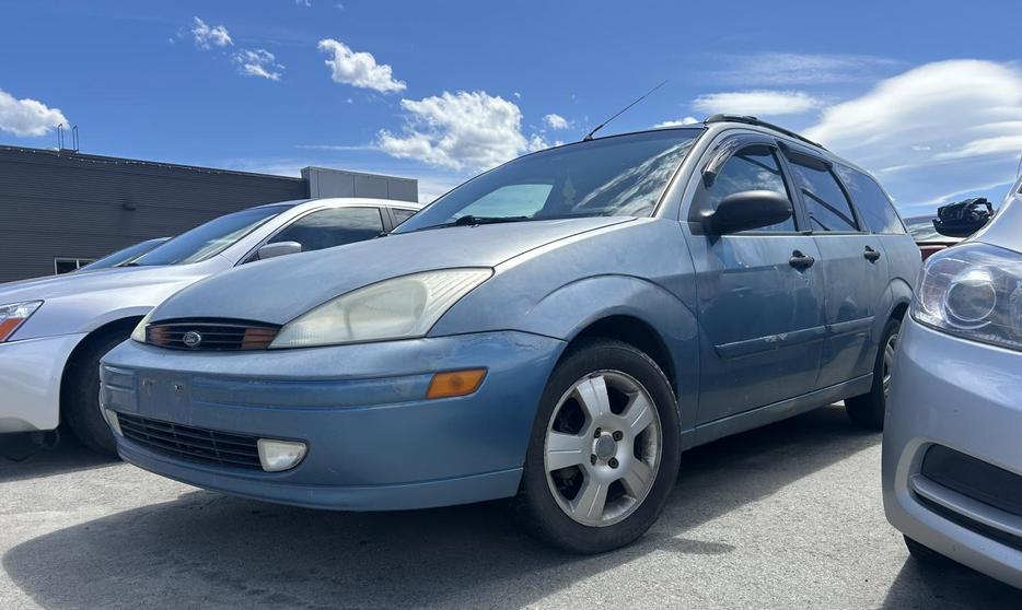 2001 Ford Focus SE *REBUILD* AUTO, KEYLESS ENTRY, FABRIC SEATS, WAGON, AUTO WIND display photo