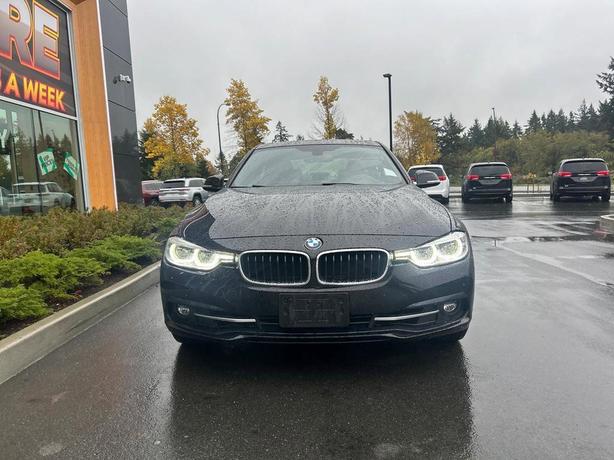 2018 BMW 3 Series 330i xDrive Low KM Heated Front and Rear Seats image 2