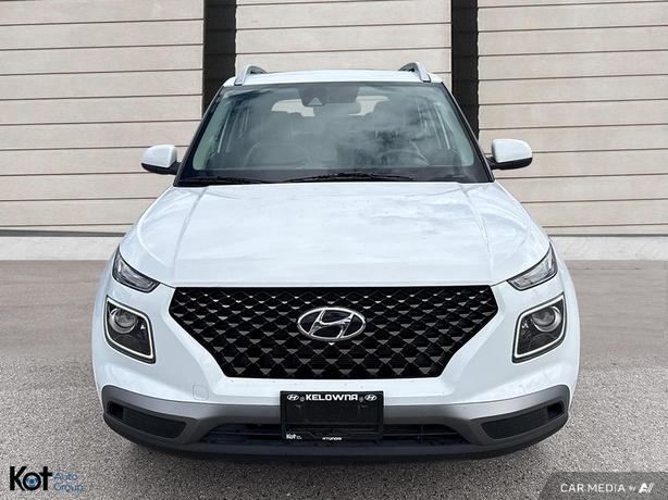 2022 Hyundai Venue Ultimate SUNROOF! TOP OF THE LINE! NO ACCIDENT! image 2