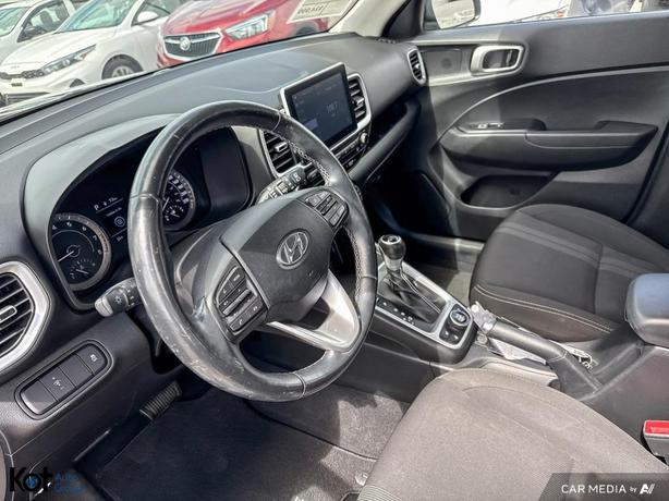 2022 Hyundai Venue Preferred FORWARD COLLISION! BACKUP CAMERA! image 6