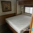 Used 2010 Winnebago Sightseer 33C thumbnail image 7