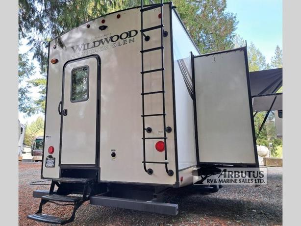 Used 2023 Forest River RV Wildwood Heritage Glen 356QB image 6
