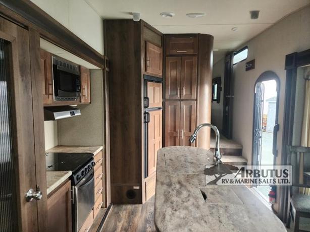 Used 2017 Forest River RV Wildcat Maxx 295RSX image 5