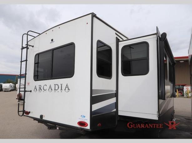 Used 2023 Keystone RV Arcadia Super Lite 332SLRL image 5