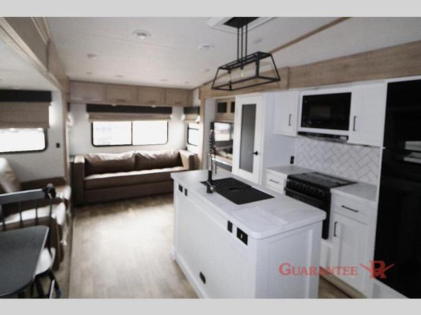 Used 2023 Keystone RV Arcadia Super Lite 332SLRL image 7