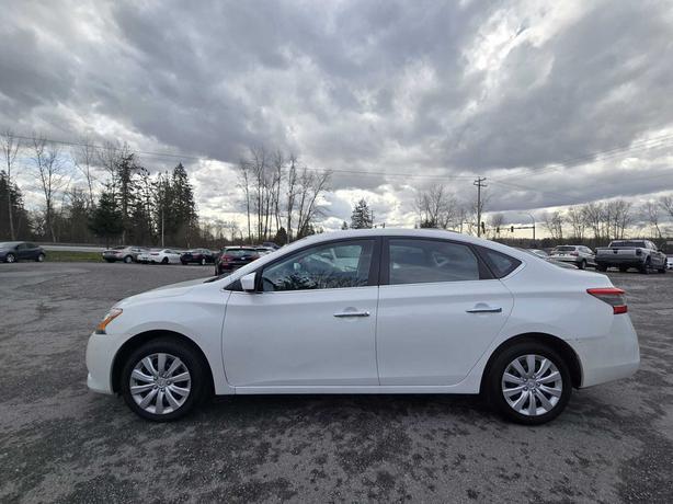 2015 Nissan Sentra S image 2