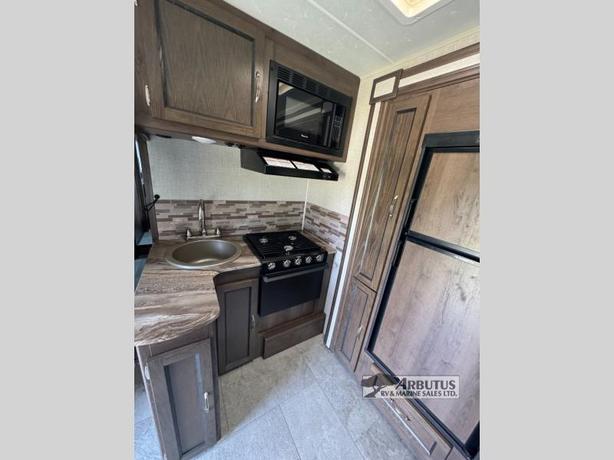 Used 2020 Coachmen RV Freelander 26DS Ford 450 image 6