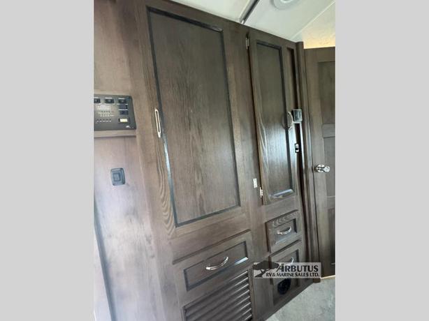 Used 2020 Coachmen RV Freelander 26DS Ford 450 image 8