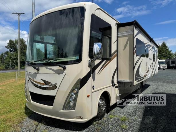 Used 2019 Thor Motor Coach Windsport 29M image 3