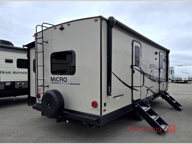 Used 2022 Forest River RV Flagstaff Micro Lite 25FKBS image 5