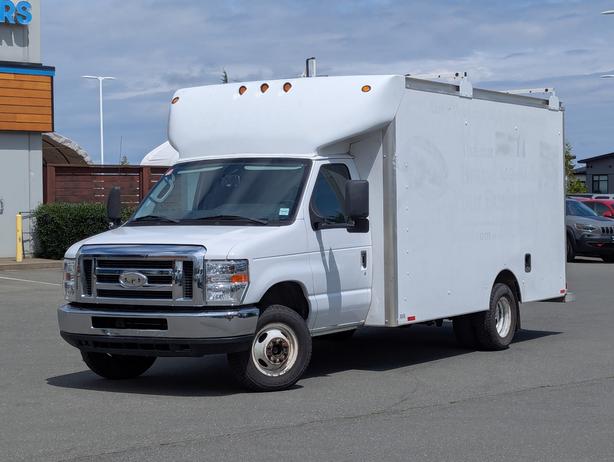 2015 Ford E-450 E-450 - New Tires, Air Compressor, Inverter image 1