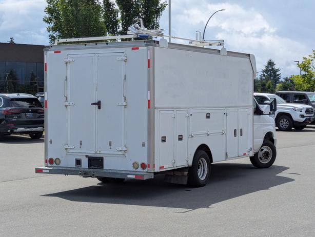 2015 Ford E-450 E-450 - New Tires, Air Compressor, Inverter image 6